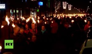 Pays-Bas : une marche aux flambeaux pour la paix