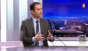 4 Vérités - Déchéance de nationalité : Hamon exhorte Hollande à "reculer"