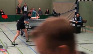 Trick de malade en Ping-Pong - il laisse son adversaire sans voix!