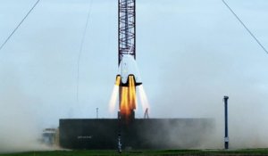 Test de propulsion du Dragon 2 - Projet SpaceX de la NASA pour faire atterrir une navette spatiale