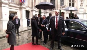 Le président Cubain Raúl Castro Ruz est accueilli à l'Hôtel de Ville de Paris