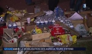 Crise des éleveurs : la mobilisation se poursuit partout en France