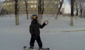 Etrange : Faire du snowboard tiré par un drone...