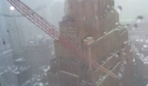 Vidéo : une grue chute à New York