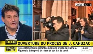 Jérôme Cahuzac repousse violemment un photographe lors de son arrivée au tribunal - Regardez