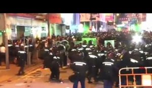 Émeutes d'une rare violence à Hong Kong pendant le Nouvel An chinois