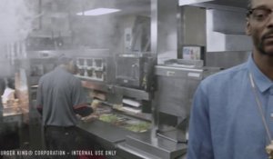 Snoop Dogg apprend aux employés de Burger King à bien griller leur Hot Dogs