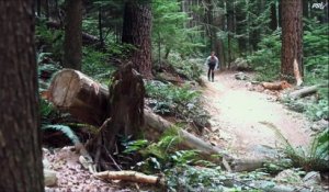 Mieux que le VTT de descente, les rollers tout-terrain - Descente en foret de Vancouver