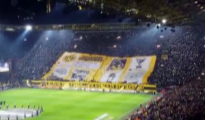 Le tifo colossal du Mur jaune de Dortmund !