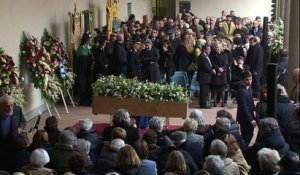 Forte affluence pour la cérémonie d'adieu à Umberto Eco