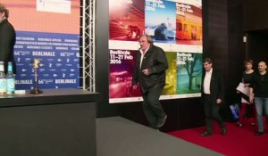 Gérard Depardieu clashe la distribution des Oscars et François Hollande