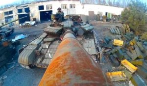 Une GoPro sur le canon d'un tank T-64 en Ukraine