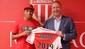 AS Monaco - Premier contrat professionnel pour Kylian Mbappé