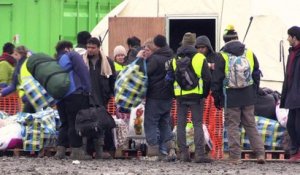 Les premiers migrants arrivent au nouveau camp de Grande-Synthe