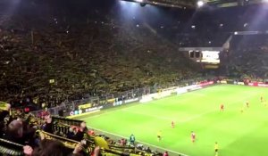 Dortmund : un supporter décède, la réaction du stade est énorme...