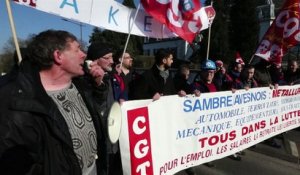 Manifestation des Akers devant le Medef à Maubeuge