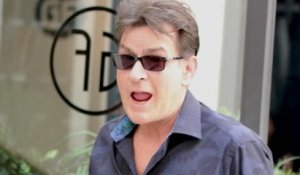 Charlie Sheen demande à la cour de réduire ses paiements de pensions alimentaires