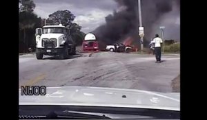 Deux officiers héroïques sauvent une femme prise au piège de sa voiture en feu
