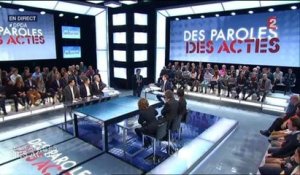 Des paroles et des actes, France 2 : un étudiant fait irruption sur le plateau pour dénoncer l'état d'urgence