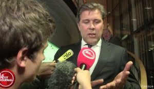 Martin interroge le premier ministre islandais sur sa démission - Le Petit Journal du 07/04 - CANAL+