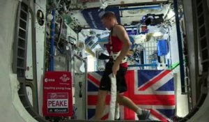 Tim Peake boucle un marathon depuis l'espace en un temps record