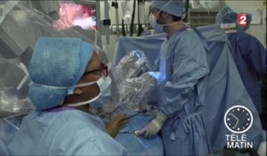 Santé - Les robots au bloc opératoire - 2016/04/26