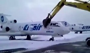 La vengeance à la Russe d'un grutier viré de l'aéroport