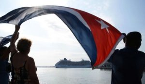 Cuba: cris de joie à l'arrivée de la première croisière américaine depuis un demi-siècle à La Havane