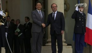 Le Premier ministre japonais reçu à l'Elysée