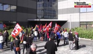 VIDEO. Futuroscope. Manifestation contre la loi Travail devant le MEDEF
