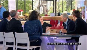 Bernard de la Villardière révèle avoir été dragué par une fille Le Pen - Regardez