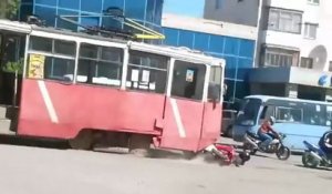 Un tramway percute un groupe de motards au Kazakhstan