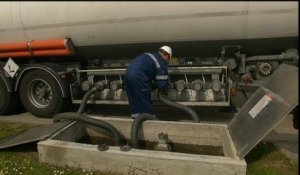 Blocage des raffineries et des dépôts: plusieurs professions en manque de carburant - Le 25/05/2016 à 06h49