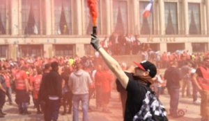 La manifestation prend fin sur le parvis de l'hôtel de ville