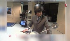 Quand François Hollande débarquait dans "Thé ou Café"... en scooter ! (Vidéo)