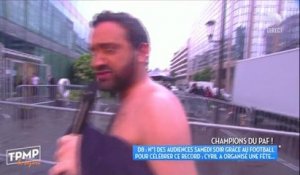 Cyril Hanouna se frotte torse nu contre la voiture de Jean-Pierre Raffarin