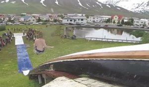 Fan de glisse ? Voici un Slip n'Slide vertigineux en Islande !