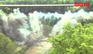 États-Unis: les autorités font exploser un pont vétuste