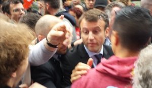 Macron reçoit des jets d’œufs à Montreuil