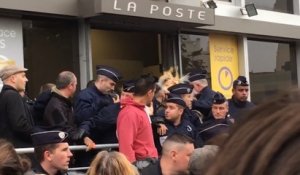 Macron accueilli par des jets d'oeufs à Montreuil