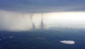 Deux tornades filmées d'un avion dans le nord de l'Allemagne