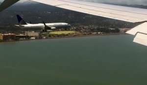 Atterrissage de 2 avions exactement en même temps à l'aéroport !