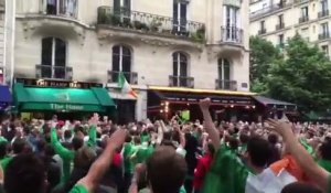 Euro 2016 : des supporters irlandais chantent pour un homme sur un balcon