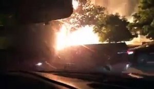 Incendie spéctaculaire à Detroit dans le Michigan