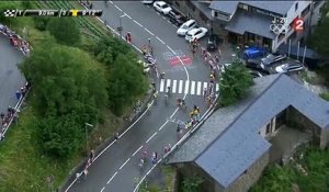 Tour de France: George Bennett percute violemment un spectateur dans un virage