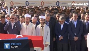 Turquie : Erdogan en larmes aux funérailles de son ancien directeur de campagne