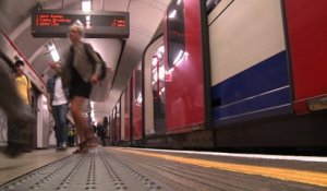 Londres inaugure le métro de nuit