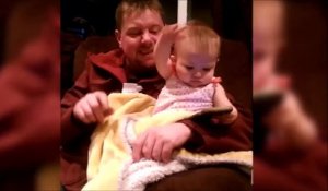 Un bébé déjà accro à l'iPhone ne laisse plus papa y toucher