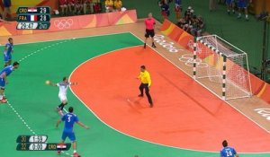 Jeux Olympiques 2016 - Handball - 1ère défaite des Bleus, Guigou manque le pénalty du nul
