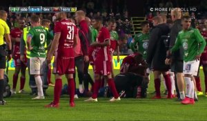 Un gardien de but agressé en plein match par un hooligan !